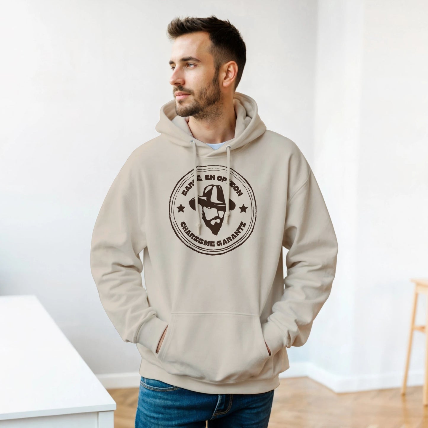 Barbe en option, charisme garanti – Hoodie Homme, Cadeau Homme-idée cadeau inspirante | Blancadeaux
