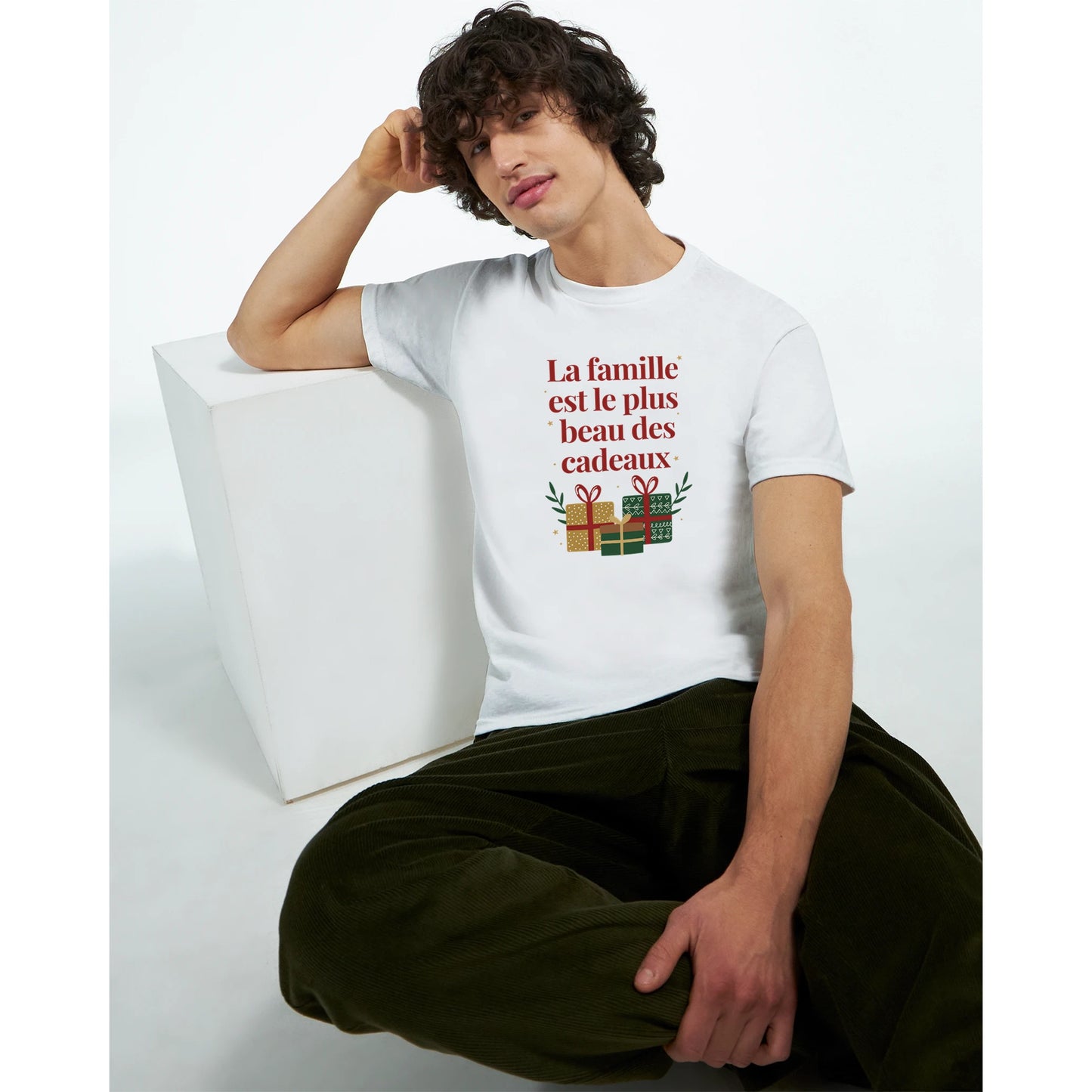La famille est le plus beau des cadeaux – T-shirt Noël Unisex-idée cadeau inspirante | Blancadeaux